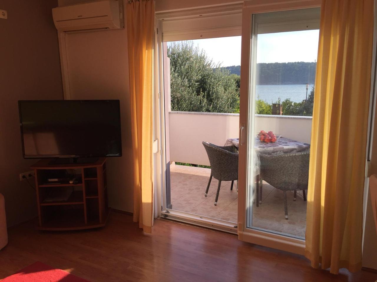 Apartments Nautica Barbat na Rabu Exterior photo